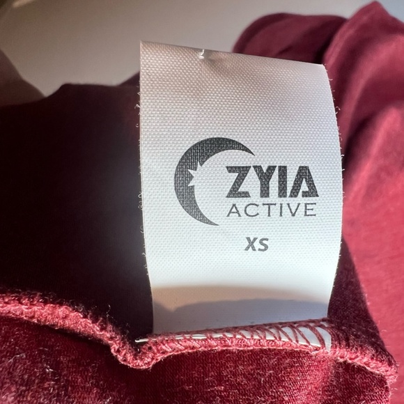 Zyia Active Women's Swirl Twist Back Tank Top Red Burgundy Open Back Stretch  XS - Picture 10 of 11